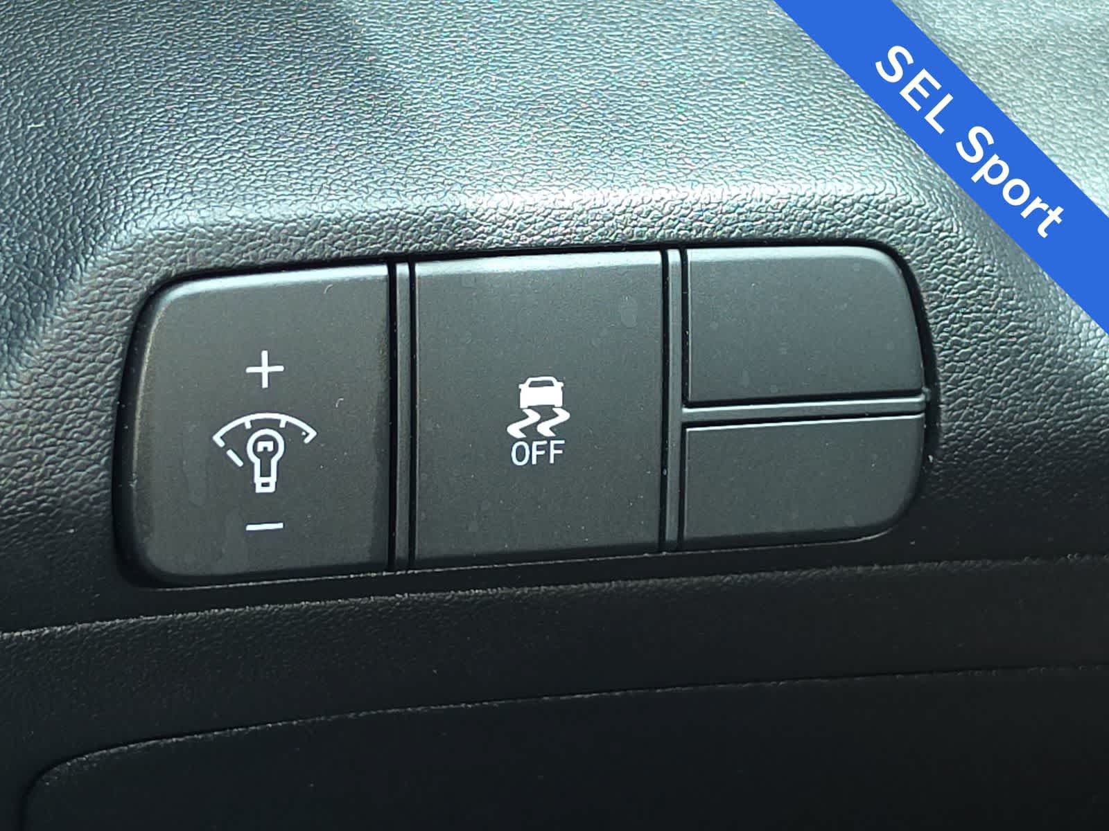Certified 2025 Hyundai Elantra Sport FWD image 29