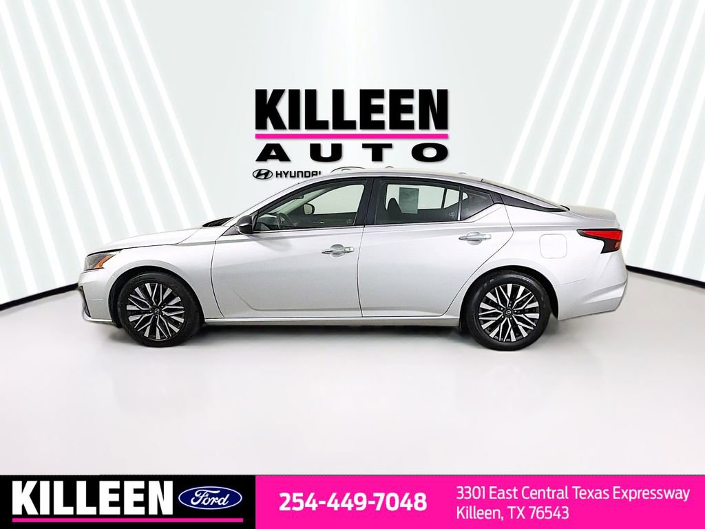 Used 2024 Nissan Altima 2.5 SV FWD image 4