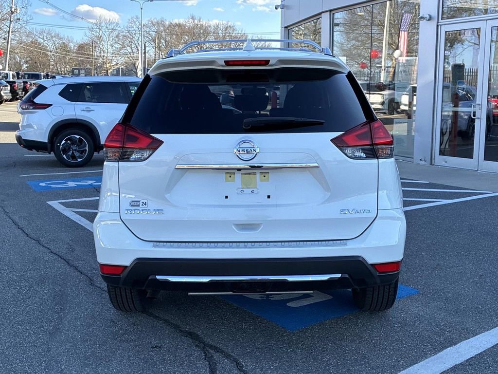 Used 2017 Nissan Rogue SV image 6