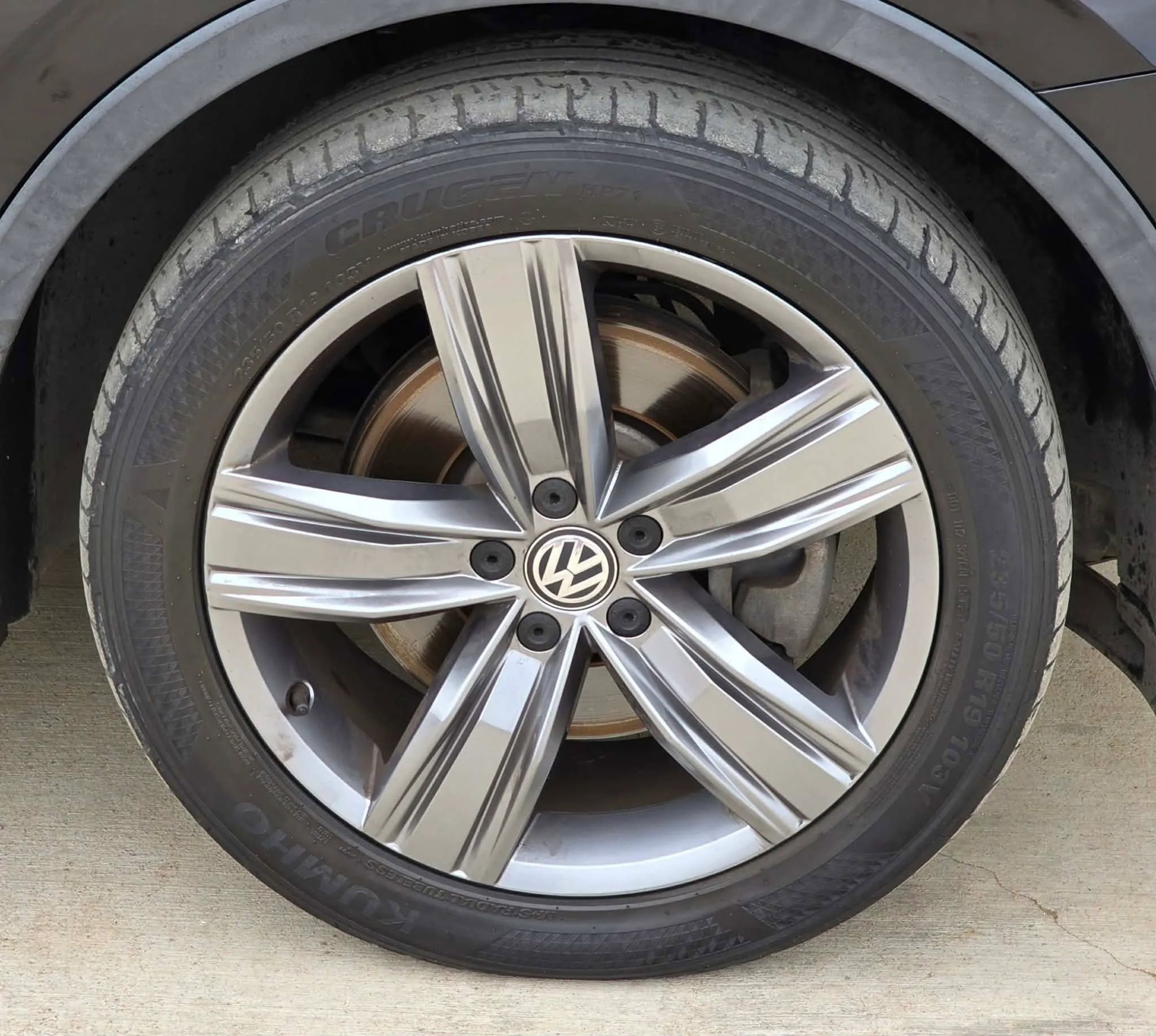 Used 2018 Volkswagen Tiguan SEL Premium image 29