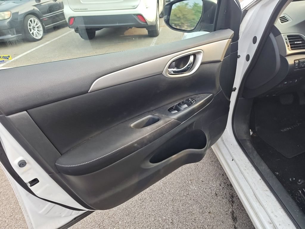 Used 2015 Nissan Sentra SV w/ Style Package FWD image 5