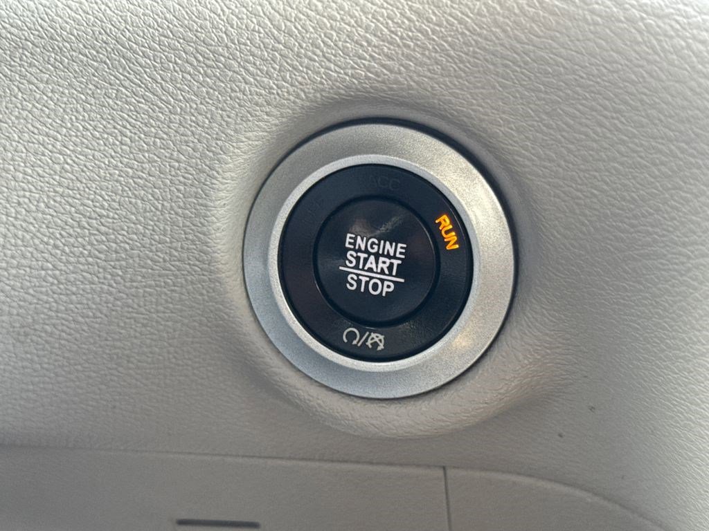 Used 2017 Chrysler Pacifica LX image 28