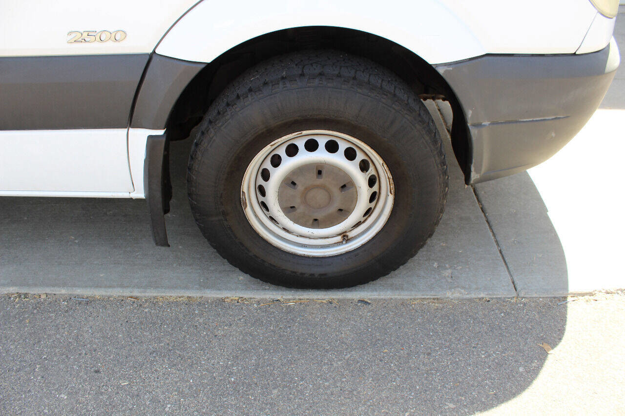 Used 2012 Mercedes-Benz Sprinter 2500 image 26