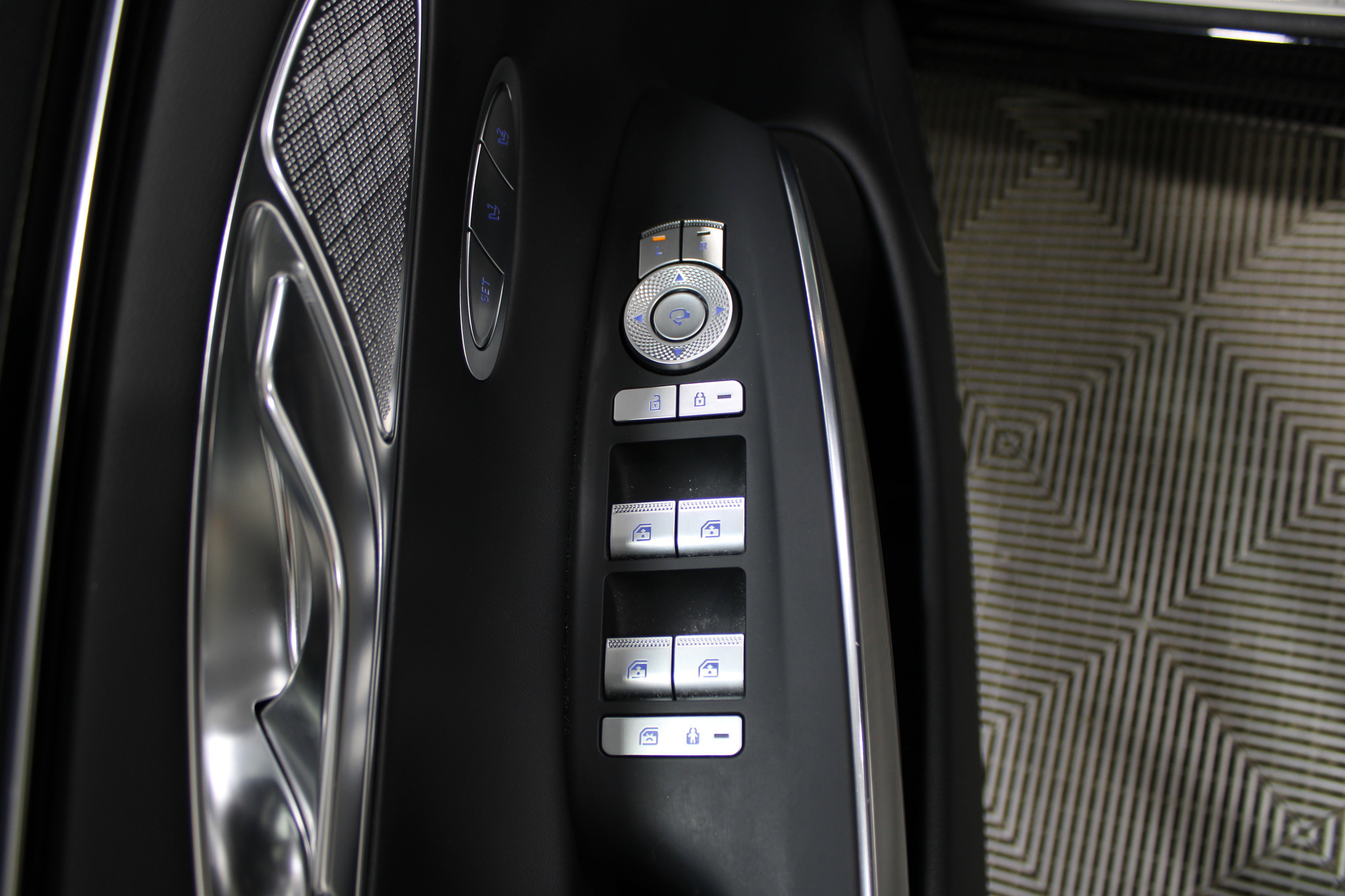 Used 2024 Genesis GV70 2.5T w/ Select Package image 7