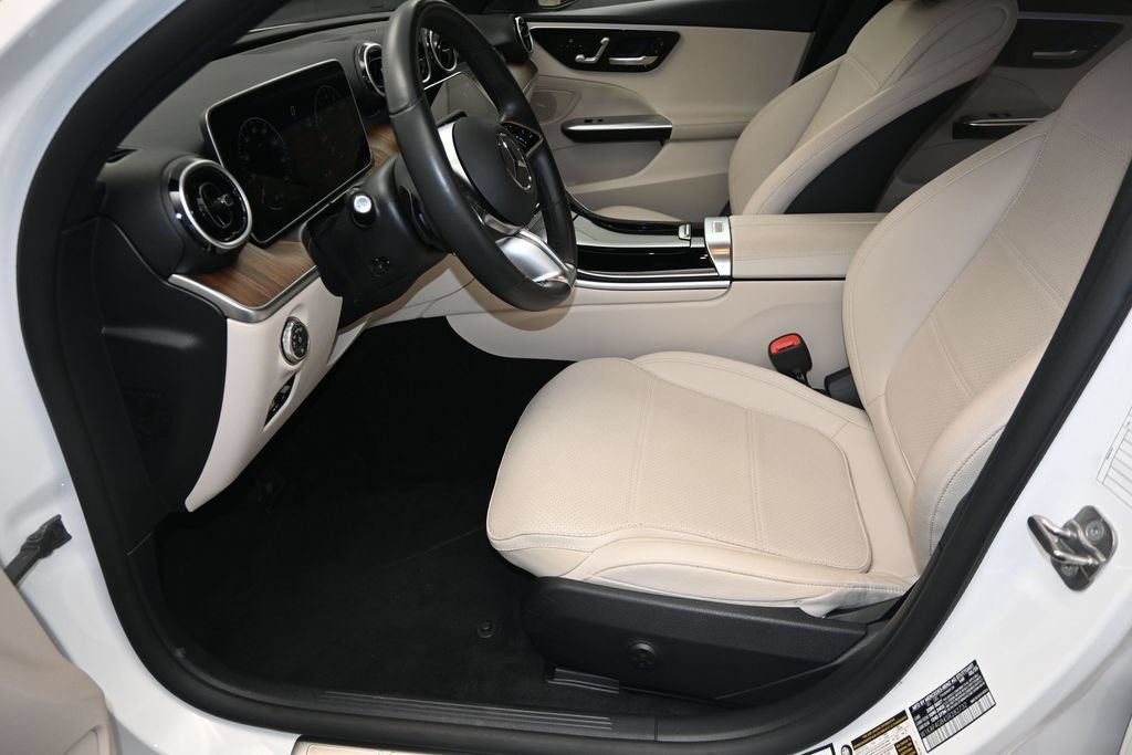 Used 2025 Mercedes-Benz C 300 Sedan image 19