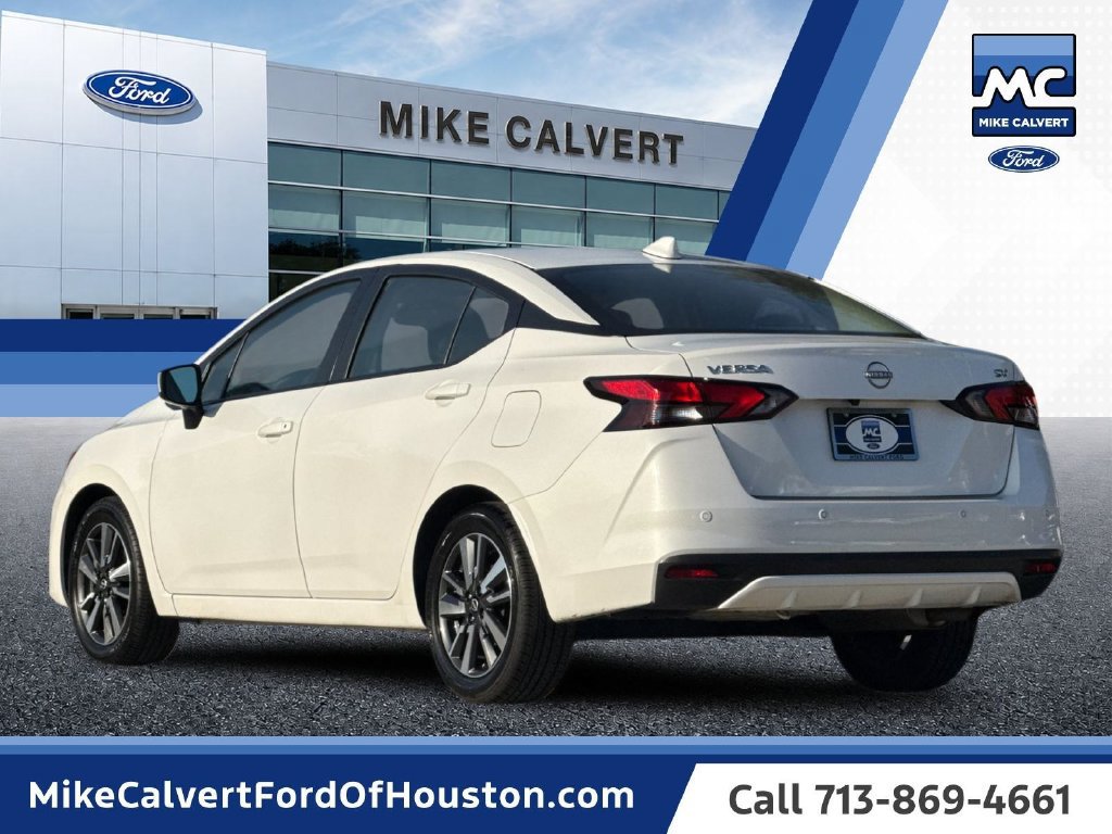 Used 2024 Nissan Versa SV FWD image 3