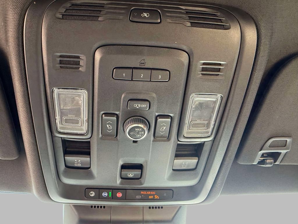 Used 2024 Cadillac Escalade ESV Premium Luxury w/ Performance Package image 29