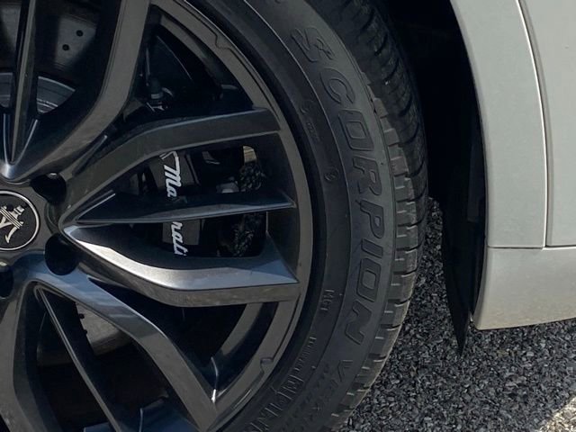 Used 2024 Maserati Levante GT Ultima image 13