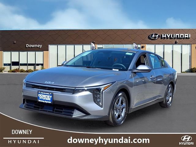 Used 2025 Kia K4 LXS image 1