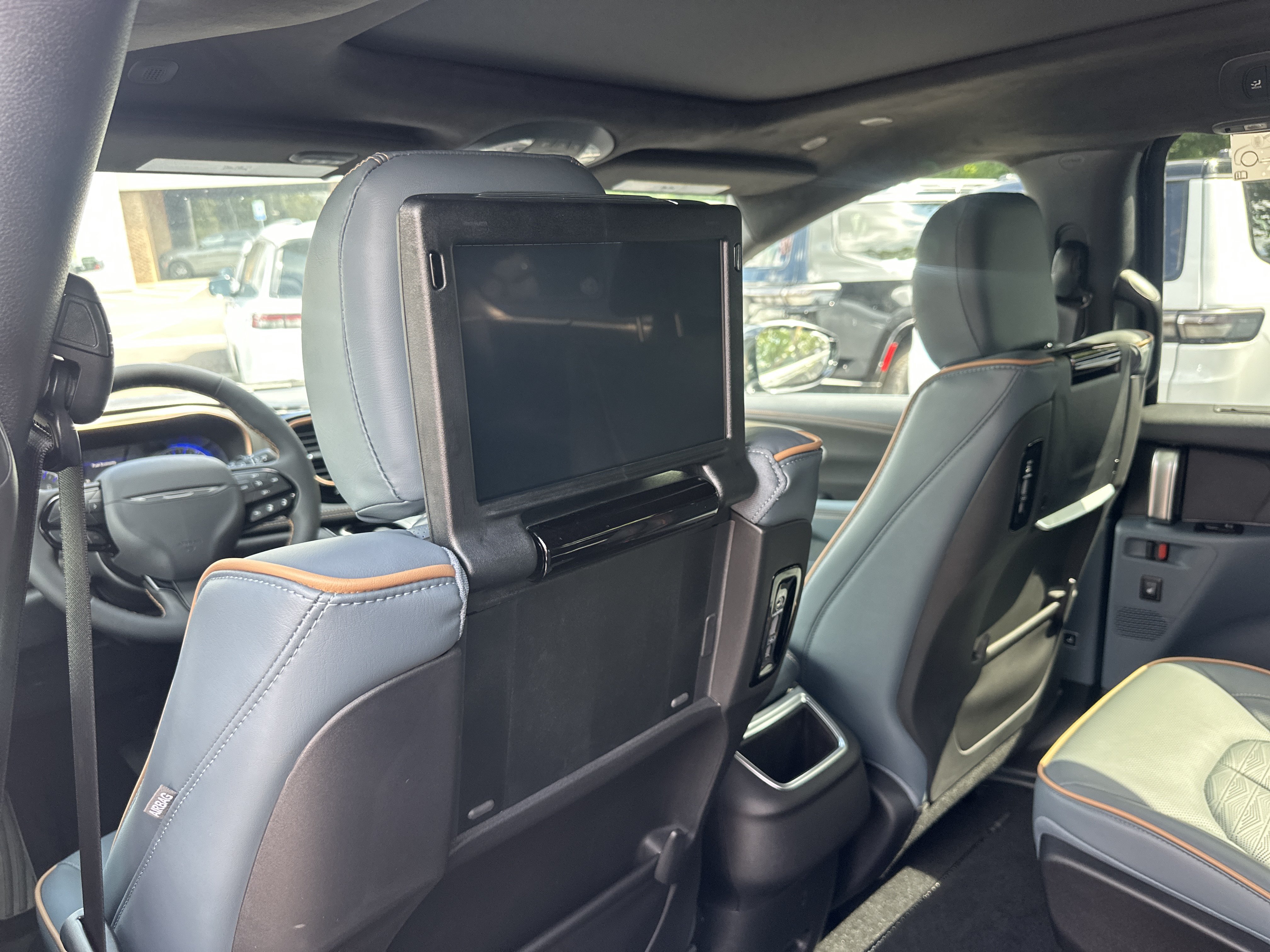 New 2027 Chrysler Pacifica Pinnacle AWD/4WD image 35
