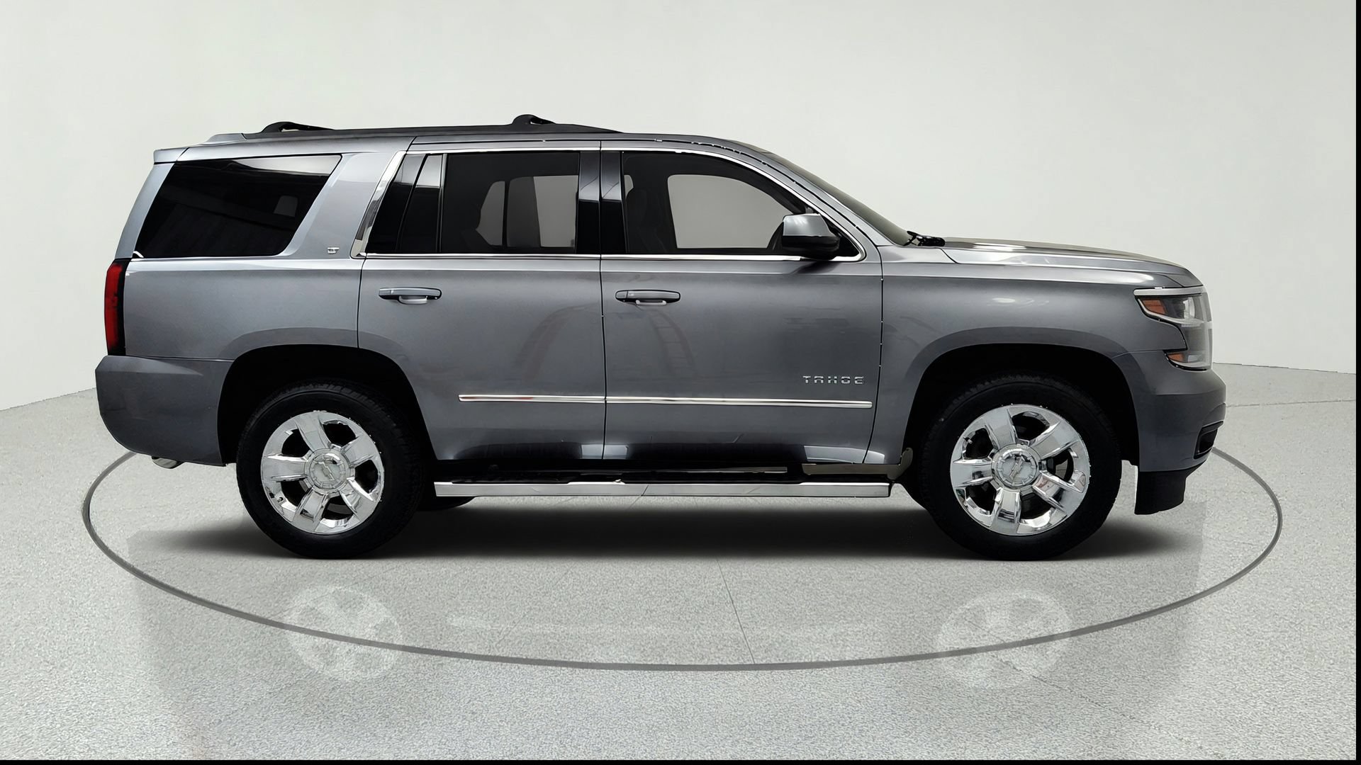 Used 2018 Chevrolet Tahoe LT w/ LT Signature Package AWD/4WD image 6