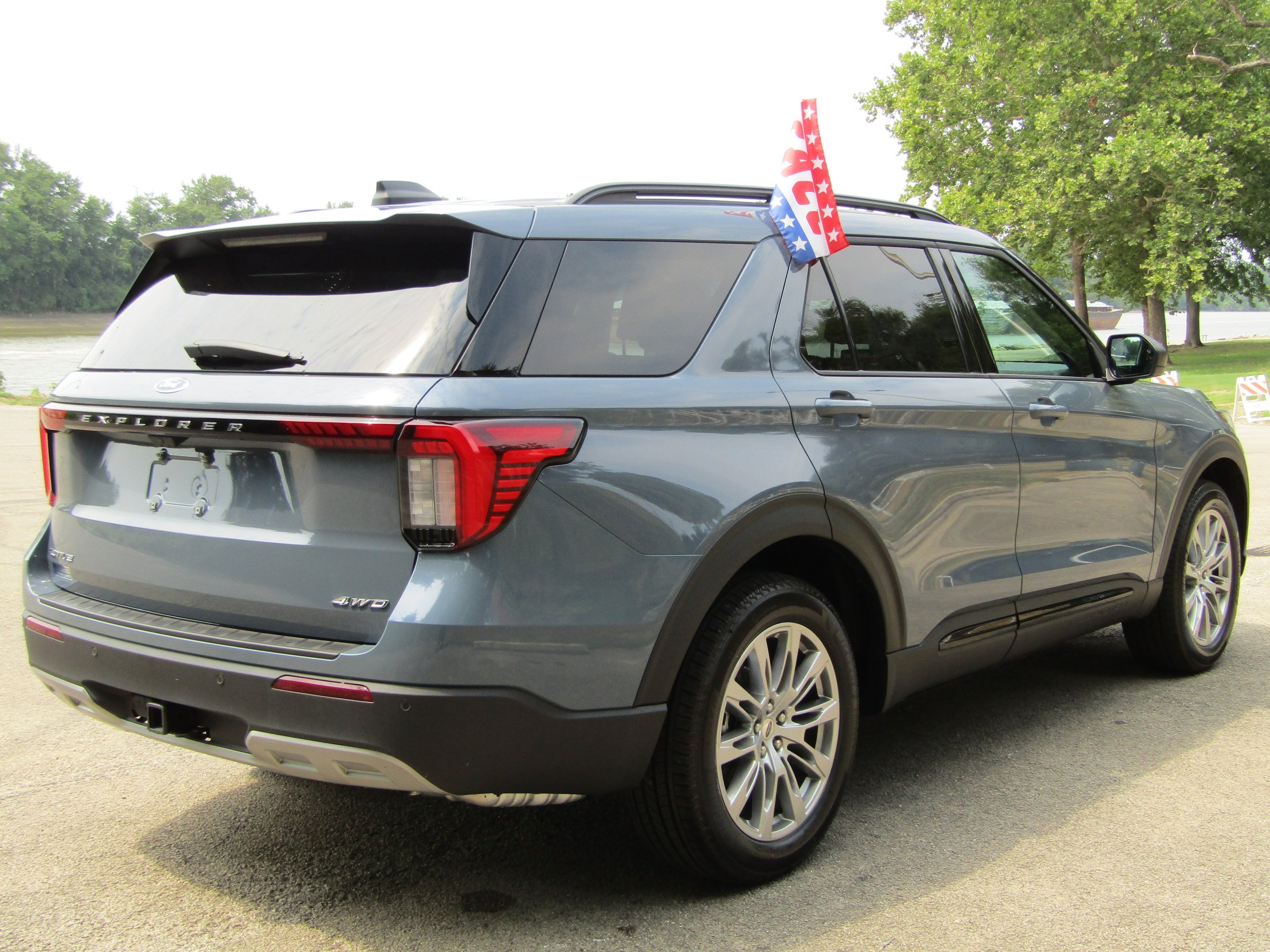 New 2026 Ford Explorer Active w/ Active Comfort Package AWD/4WD image 4