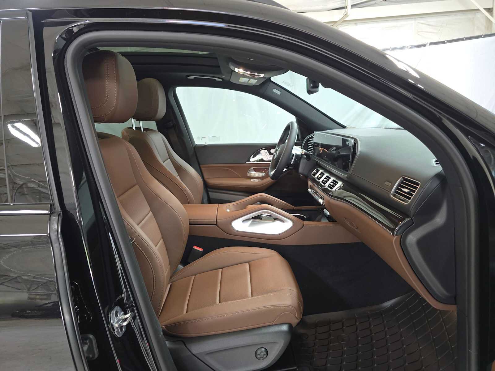 New 2026 Mercedes-Benz GLS 450 4MATIC image 10