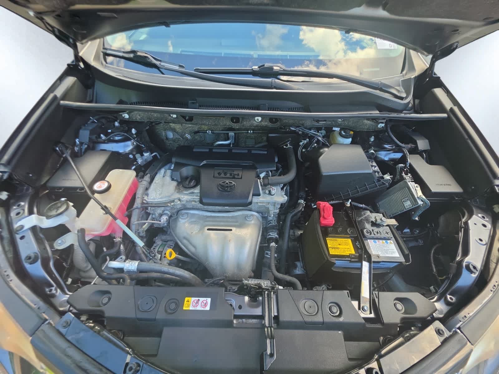 Used 2018 Toyota RAV4 XLE AWD/4WD image 8