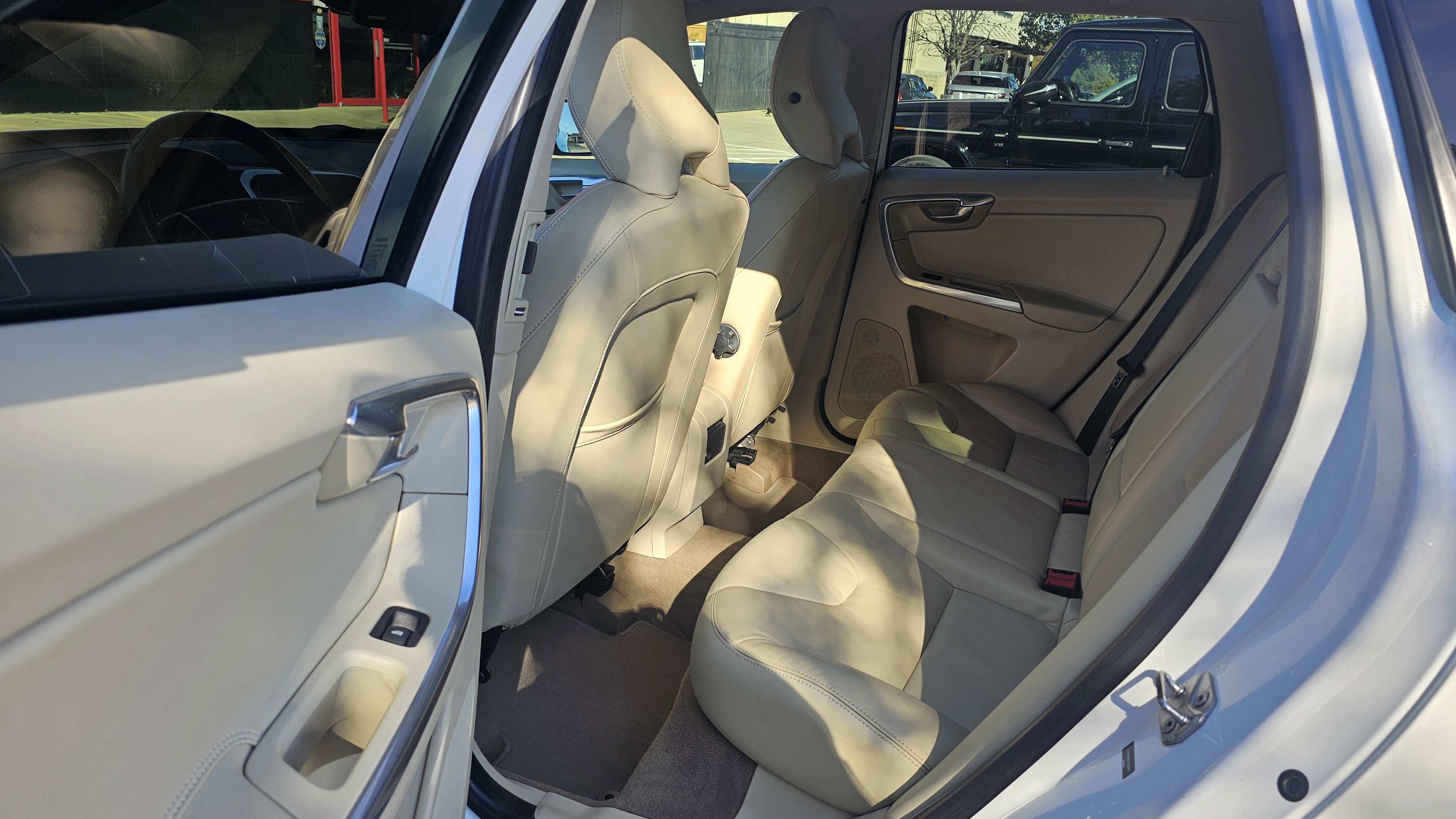 Used 2015 Volvo XC60 T5 Platinum image 21