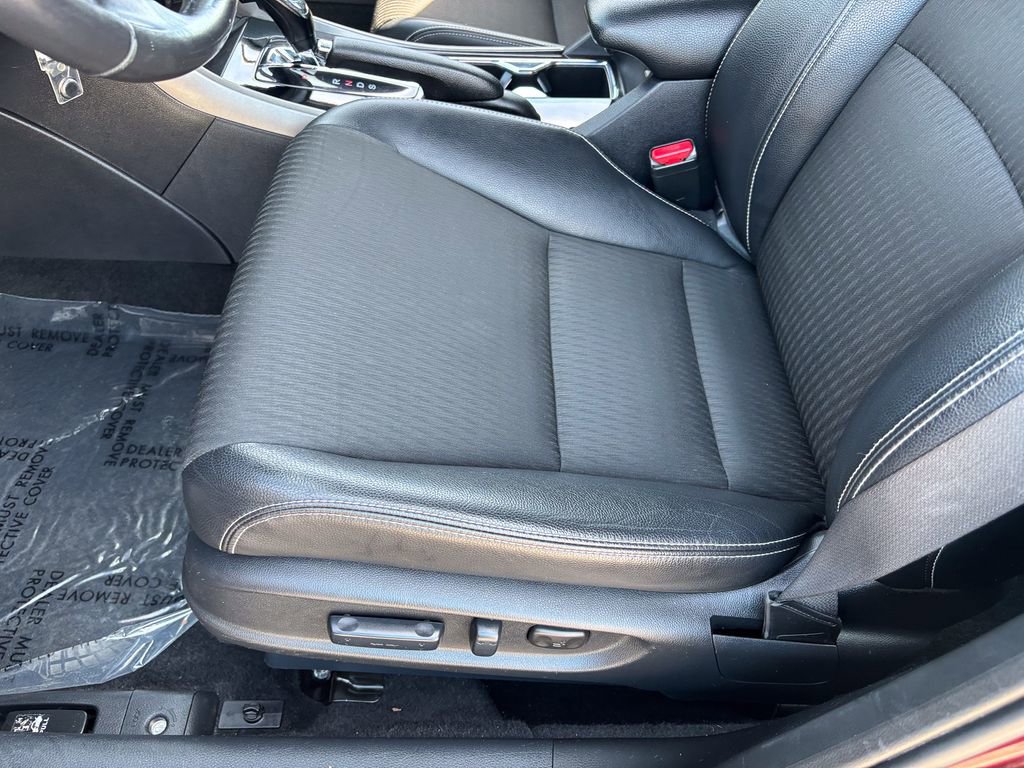 Used 2017 Honda Accord Sport image 18