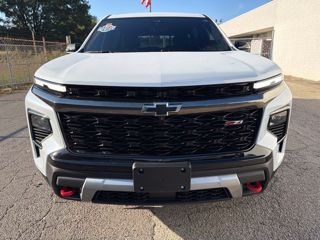 Used 2026 Chevrolet Traverse Z71 w/ Enhanced Driving Package AWD/4WD image 2