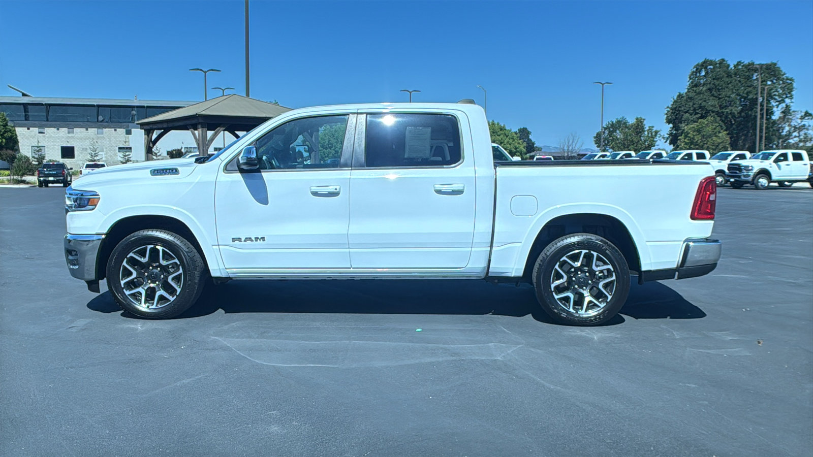 Used 2025 RAM 1500 Laramie AWD/4WD image 6
