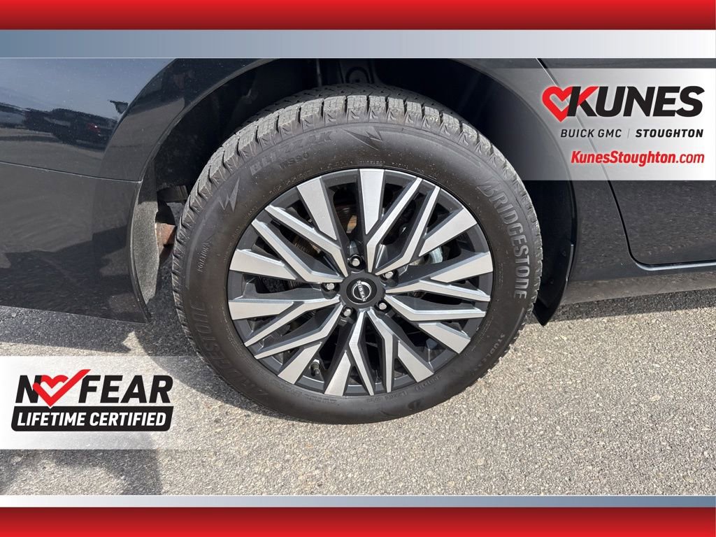 Used 2024 Nissan Altima 2.5 SV AWD/4WD image 14