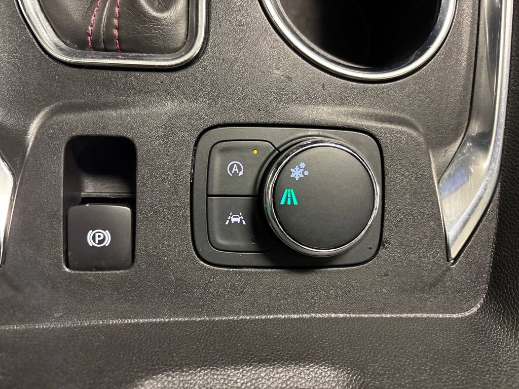 Used 2022 Chevrolet Traverse RS image 44