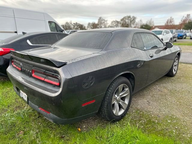 Used 2016 Dodge Challenger SXT image 5
