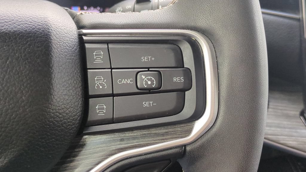 Used 2024 Jeep Wagoneer Series II RWD image 20