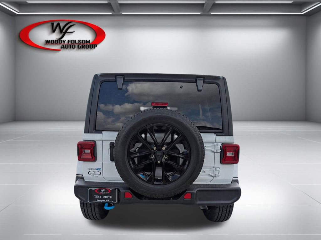 Used 2023 Jeep Wrangler Unlimited Sahara AWD/4WD image 5
