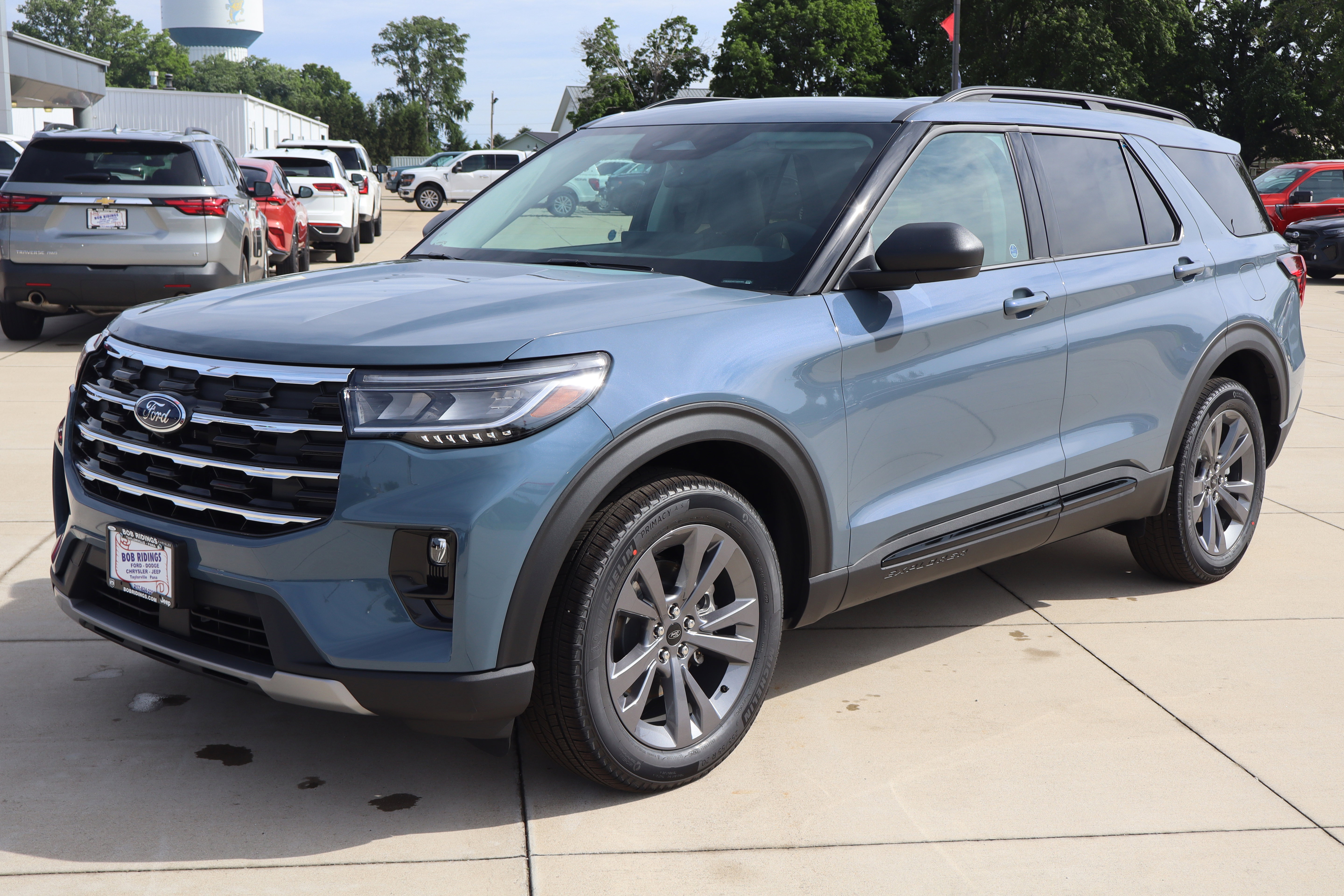 New 2026 Ford Explorer Active w/ Active Comfort Package AWD/4WD image 1