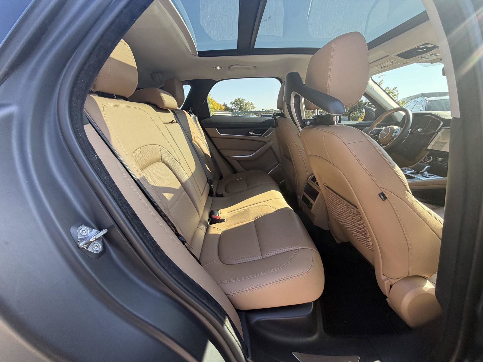 Used 2023 Jaguar F-PACE S AWD/4WD image 33
