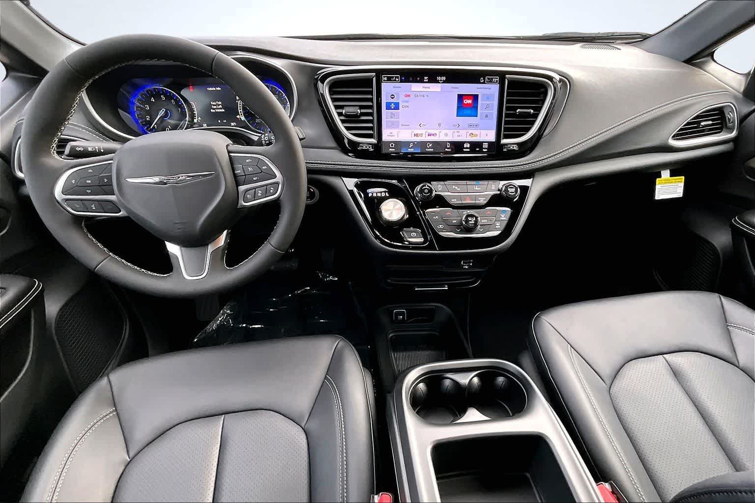 New 2026 Chrysler Pacifica Select AWD/4WD image 10