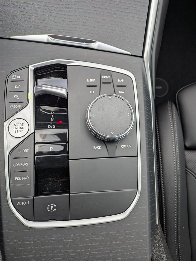 New 2026 BMW 330i xDrive Sedan w/ M Sport Package image 28