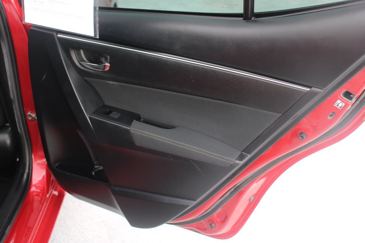 Used 2017 Toyota Corolla LE w/ Carpet Mat Package (TMS) FWD image 15