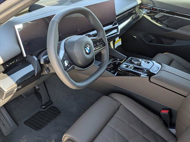 Used 2026 BMW 530i xDrive w/ Premium Package AWD/4WD image 3