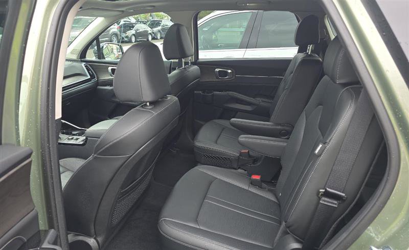 Used 2025 Kia Sorento SX image 5