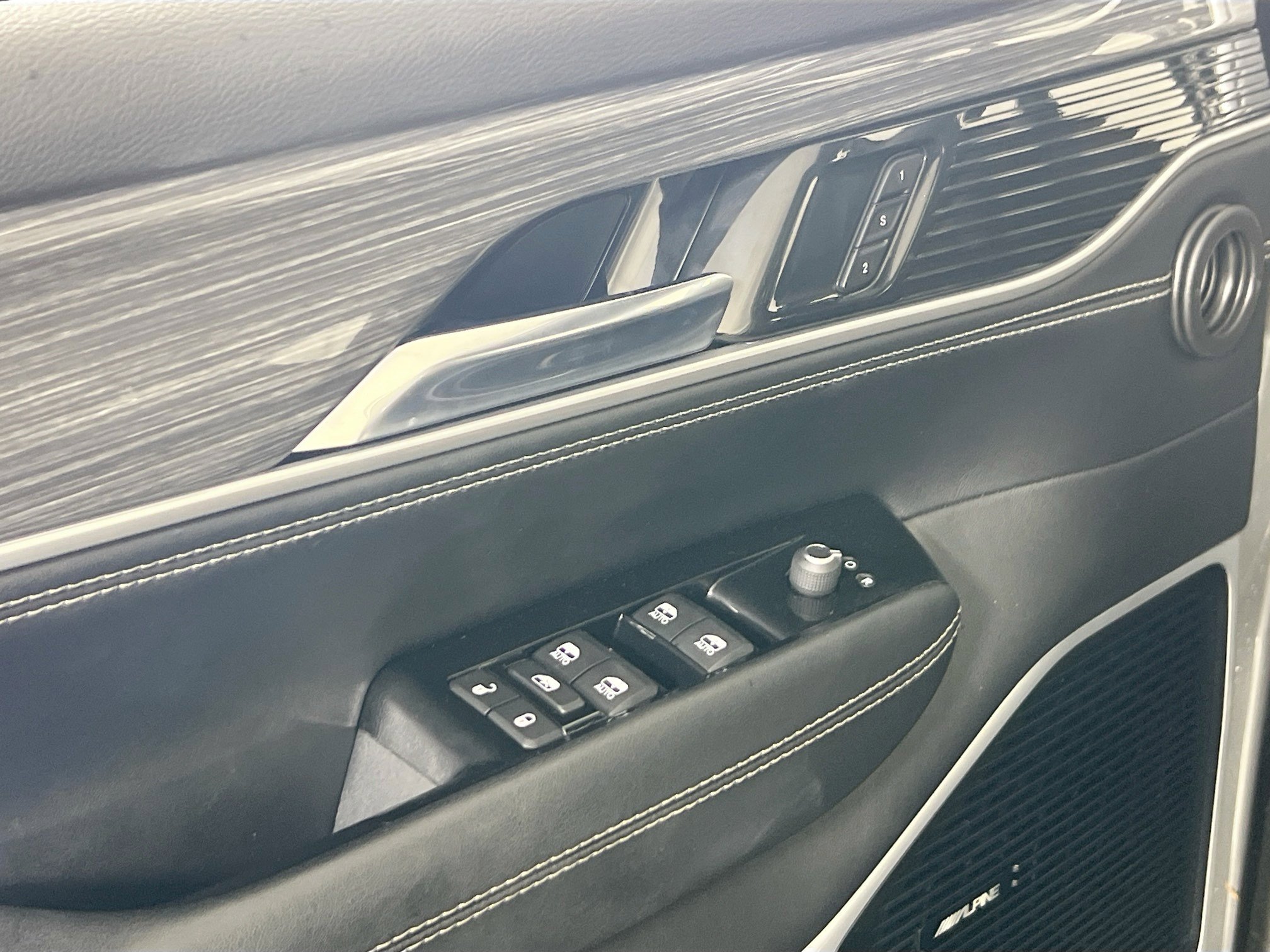 Used 2022 Jeep Wagoneer Series II image 16