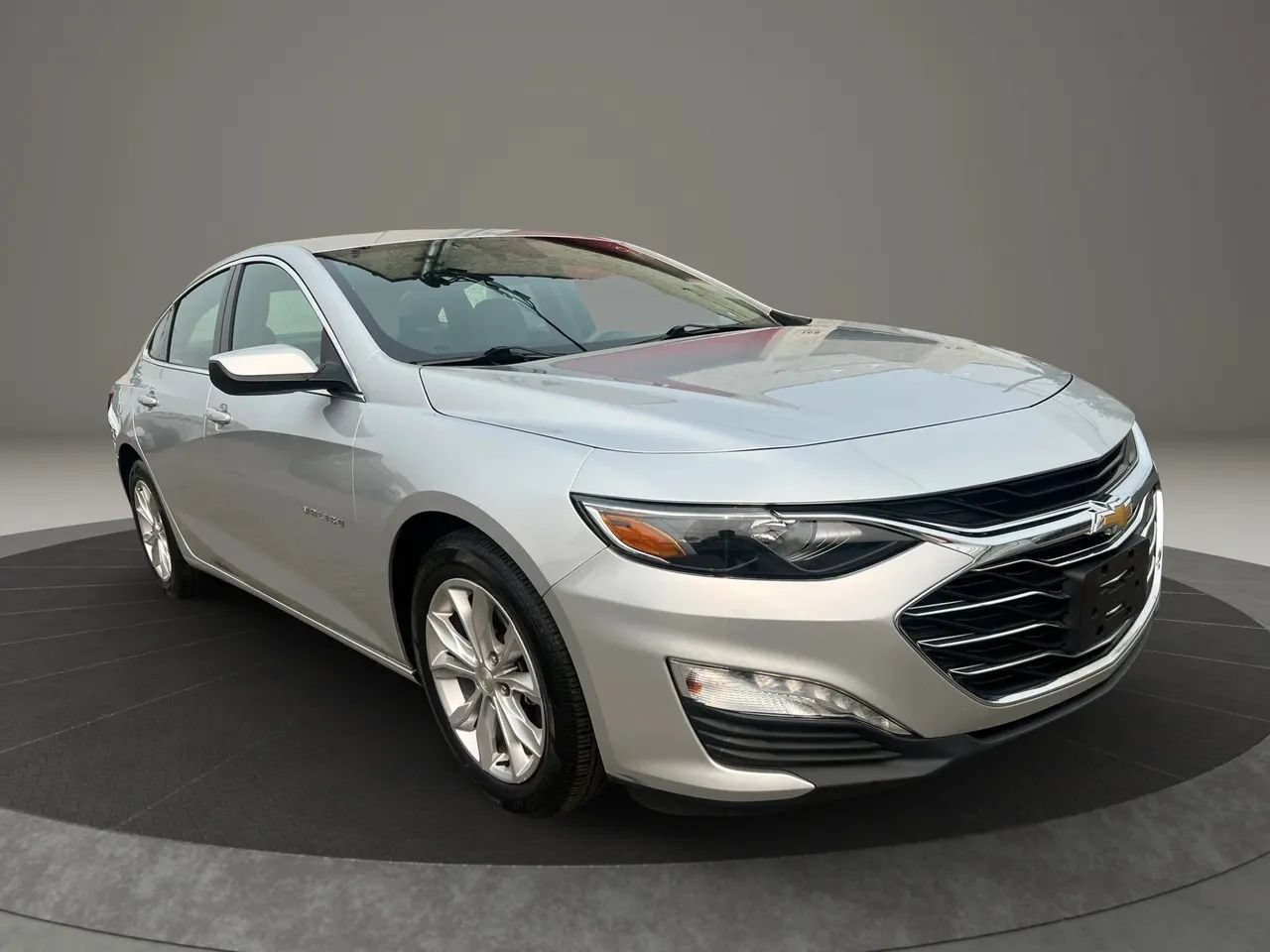 Used 2021 Chevrolet Malibu LT FWD image 3