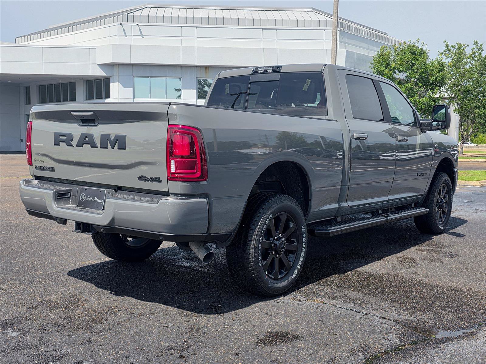 New 2026 RAM 2500 Laramie AWD/4WD image 5