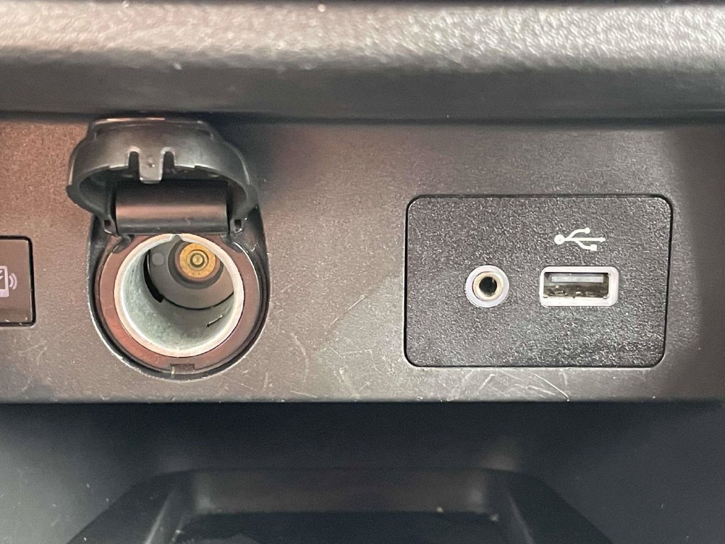 Used 2025 Nissan Versa SV FWD image 21
