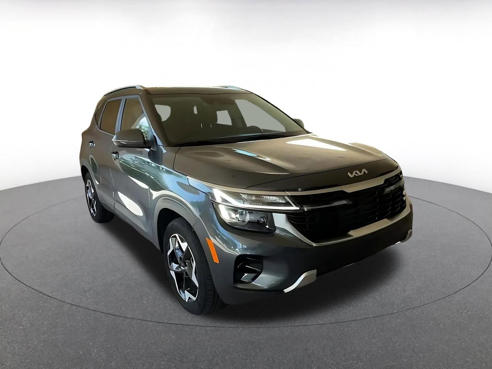 Used 2025 Kia Seltos S FWD image 3