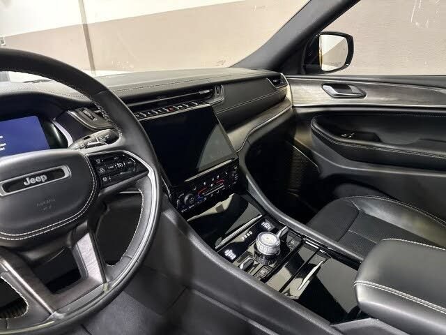 Used 2023 Jeep Grand Cherokee L Overland AWD/4WD image 18