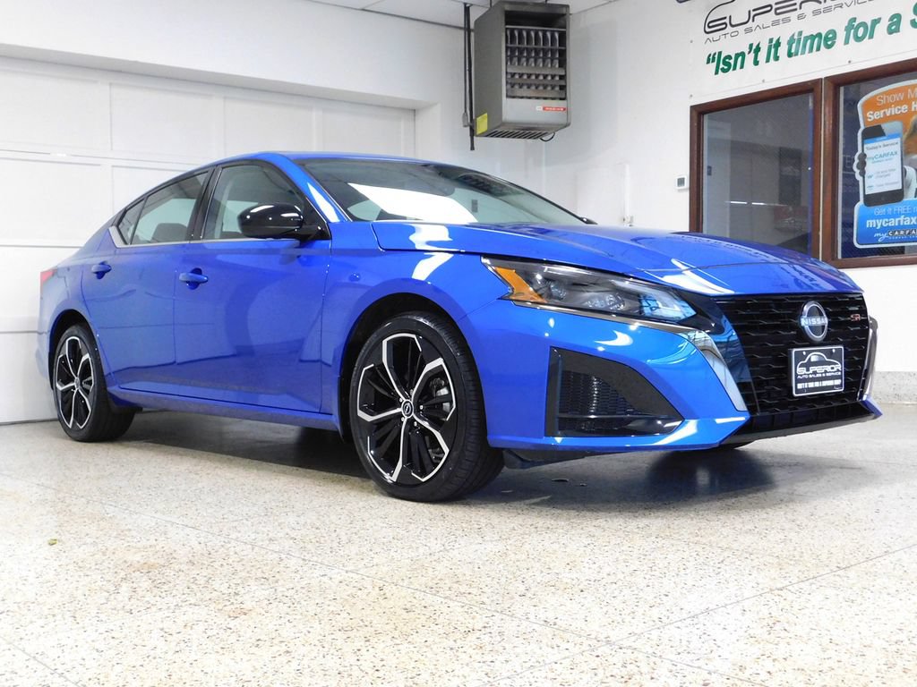 Used 2025 Nissan Altima 2.5 SR AWD/4WD image 5