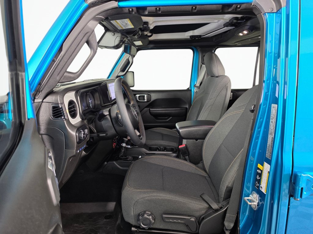 Used 2024 Jeep Wrangler Unlimited AWD/4WD image 28