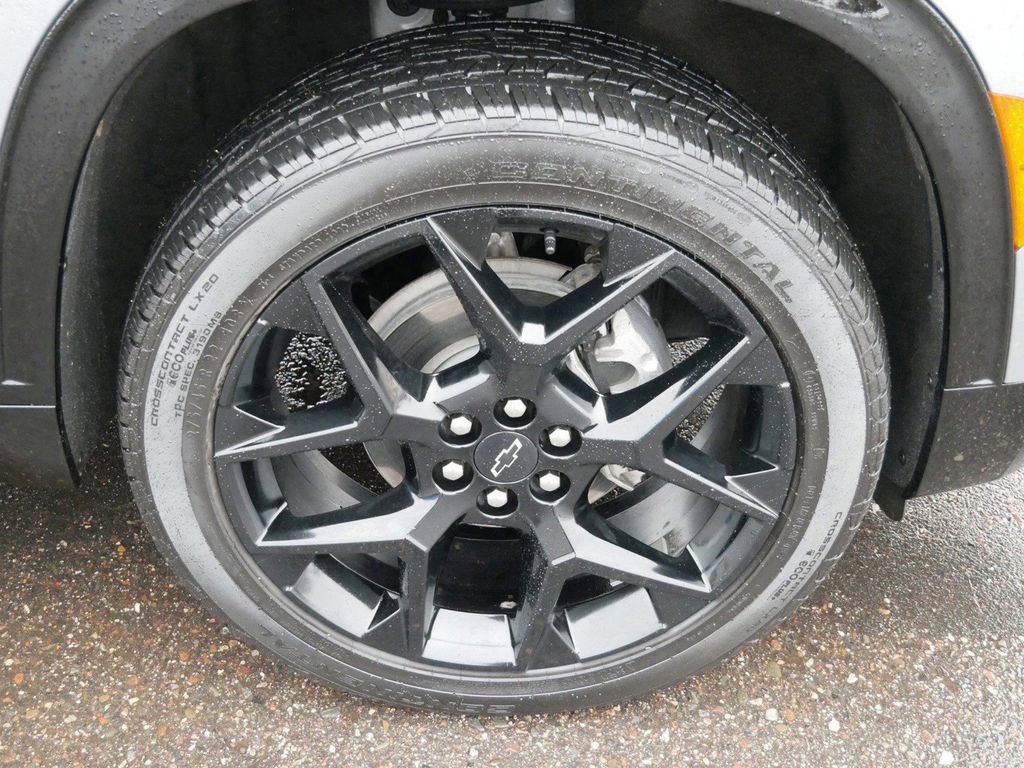 Used 2024 Chevrolet Traverse RS w/ LPO, Floor Liner Package image 9