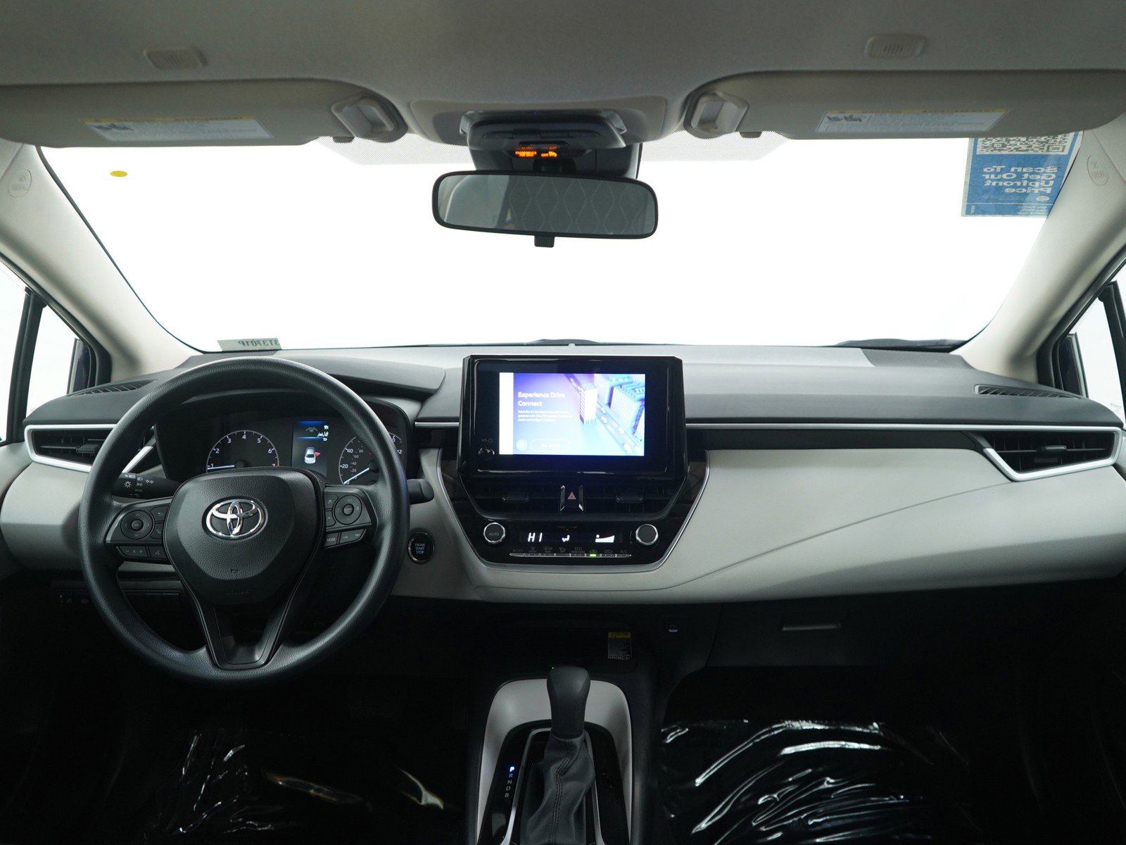 Used 2025 Toyota Corolla LE w/ LE Premium Package image 13