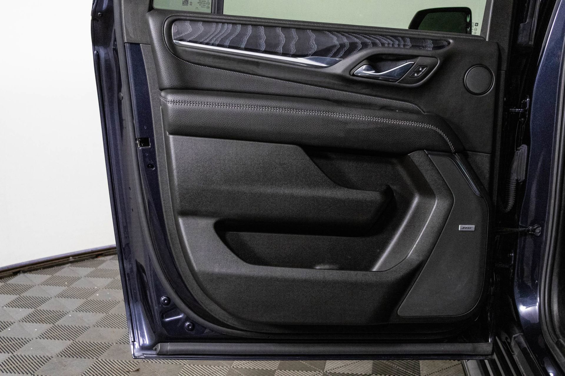 Used 2023 GMC Yukon XL Denali image 34