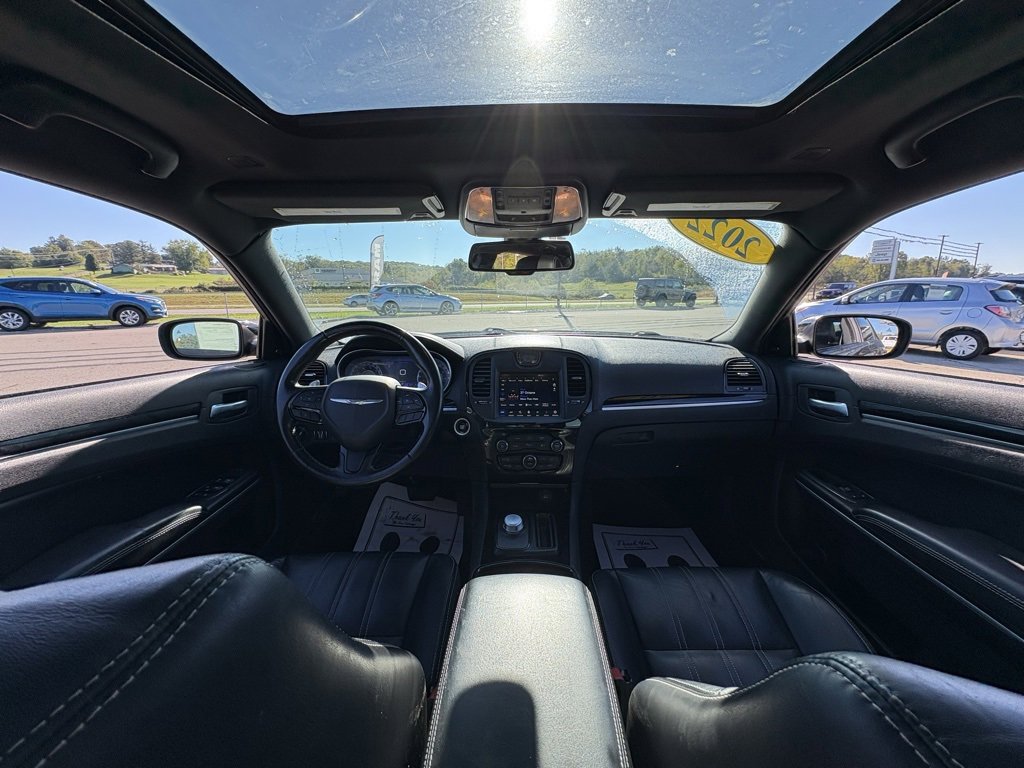 Used 2022 Chrysler 300 S image 28