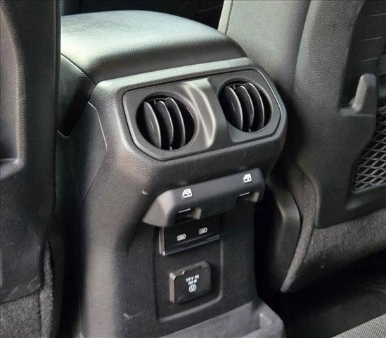 Used 2022 Jeep Wrangler Unlimited Rubicon 4xe AWD/4WD image 17