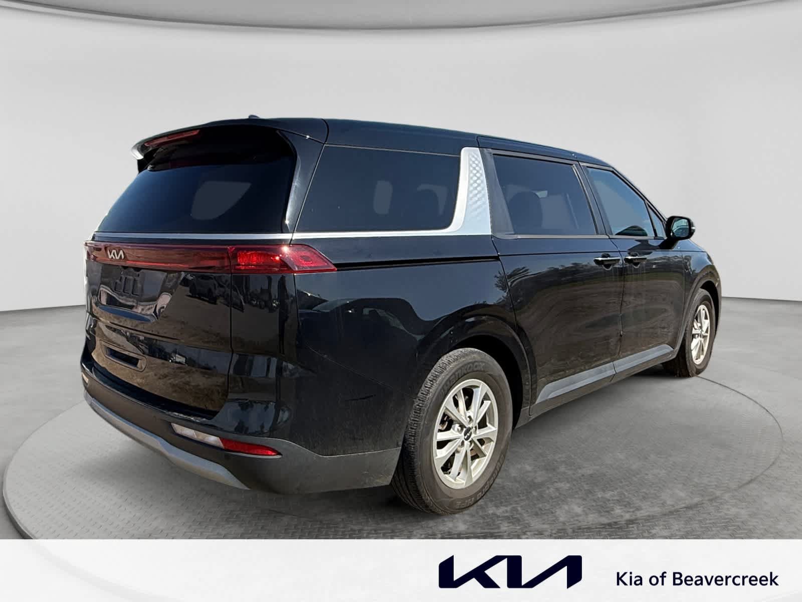 Used 2023 Kia Carnival LX FWD image 5