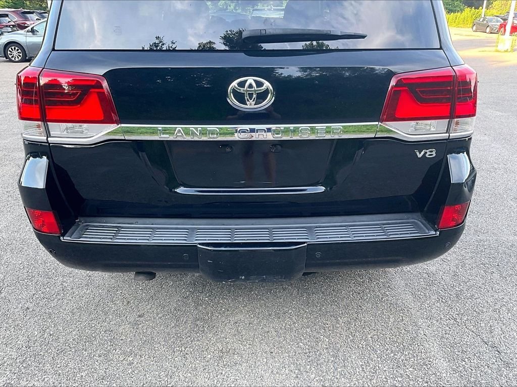 Used 2016 Toyota Land Cruiser AWD/4WD image 10