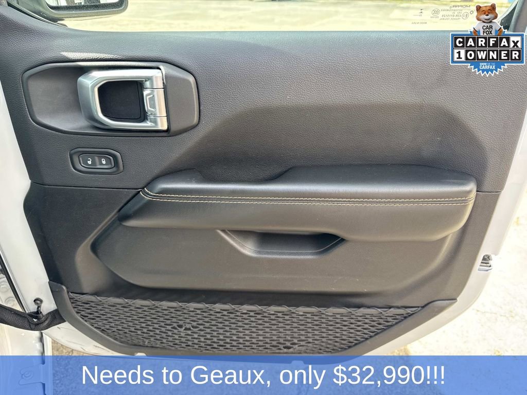 Used 2024 Jeep Wrangler Unlimited Sahara AWD/4WD image 28